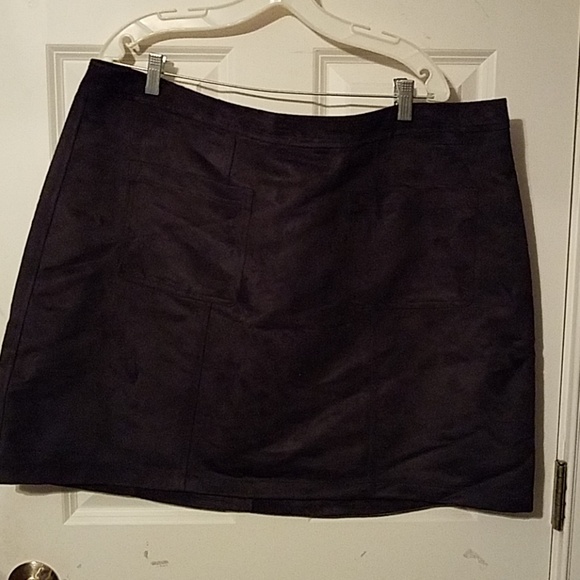 Old Navy Suede skirt - Picture 5 of 5